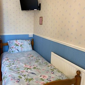 Single Room Shared Shower Toilet